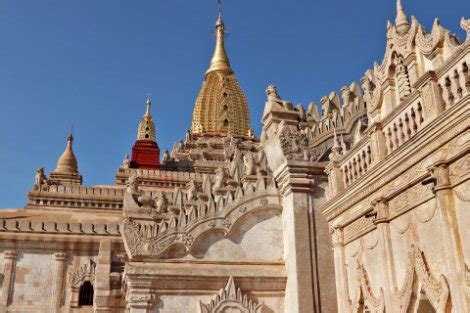 Ananda Temple, Bagan | Myanmar Trains