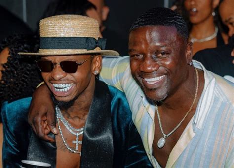 Diamond Platnumz shows off his new alleged girlfriend