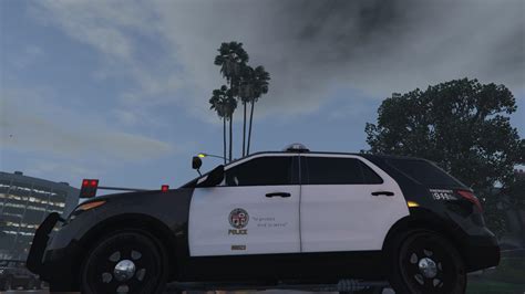 Ford Explorer 4K LAPD - GTA5-Mods.com