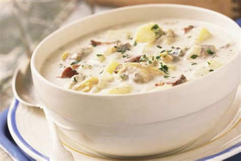 Classic New England Clam Chowder Recipe