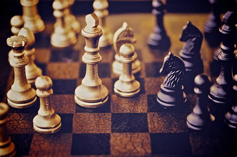 Schach lernen: 6 Regeln & 10 Tipps für Anfänger