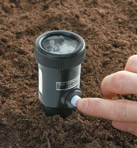 Soil Moisture & pH Meter - Lee Valley Tools