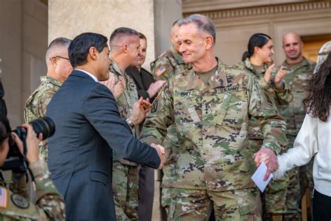 DVIDS - Images - Lt. Gen. Walter Piatt departs Pentagon for the last time as Director of the ...