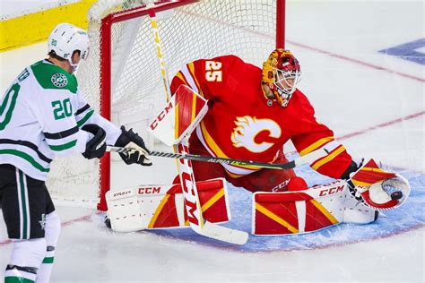 Jacob Markstrom posts 16-save shutout in Game 1 against Dallas