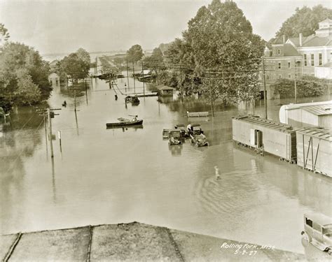 History in Photos: 1927 Flood