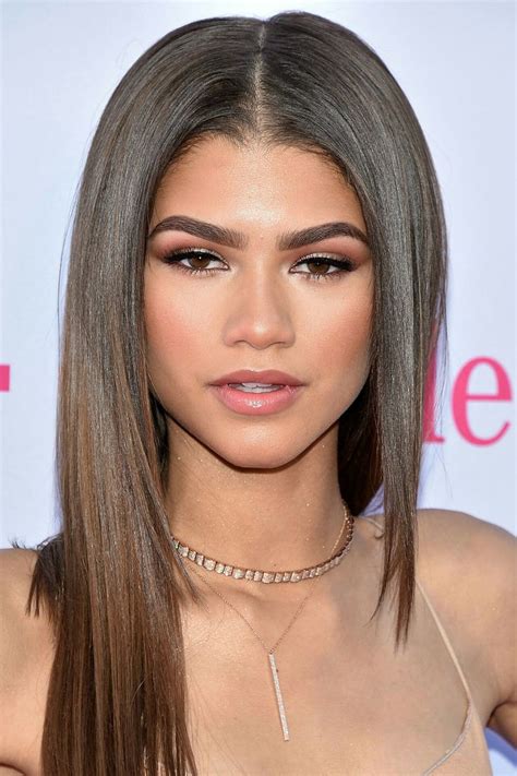 Pin by KLO on • ፚ Ꮛ Ꮑ Ꮄ Ꮧ Ꭹ Ꮧ // | Zendaya hair, Celebrity makeup looks, Zendaya style