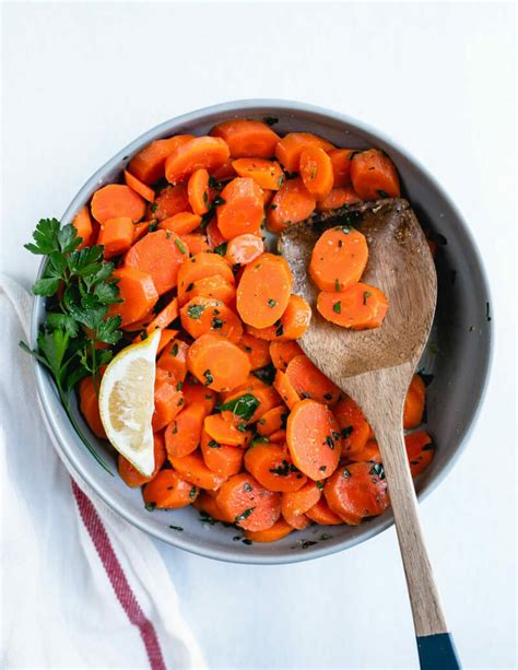 Easy Steamed Carrots – A Couple Cooks