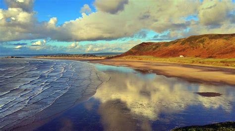 Rhossili Bay, Wales | Beaches in the world, Beautiful vacation ...