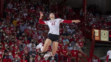 No. 7 Wisconsin knocks off No. 5 Purdue in four sets | NCAA.com