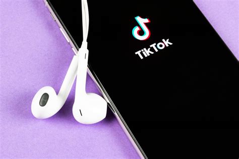 The TikTok Takeover: Get Engaged or Get Left Behind - [Talking Influence]