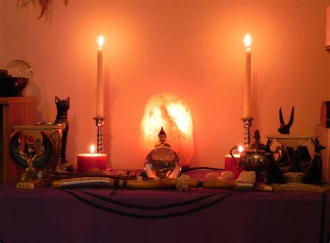 Pendencrystals: The Wiccan Altar