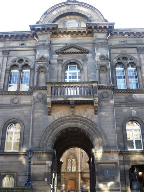 Edinburgh Medical School entrance © kim traynor :: Geograph Britain and Ireland