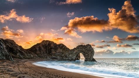 Durdle Door Sunrise by Pete2453 | ePHOTOzine