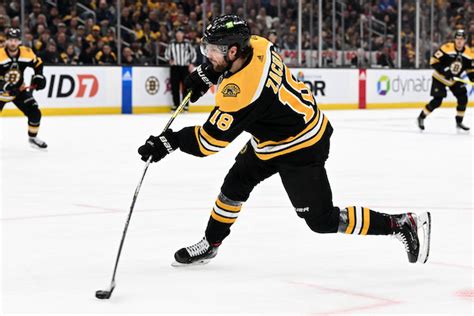 Pavel Zacha Making an Early Impact as Bruins’ Top Center – Black N ...