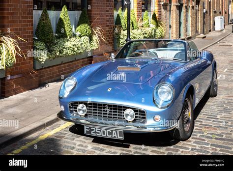 Vintage ferrari hi-res stock photography and images - Alamy