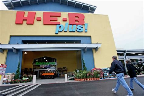 When will my H-E-B have the COVID-19 vaccine? Texas grocer launches new website for information