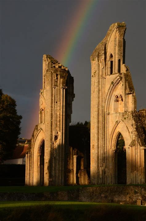 Glastonbury Abbey: A Historic Monastery in Somerset