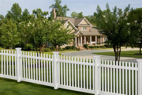 10 Facts You Need to Know About Vinyl Fences - Finyl Vinyl Inc