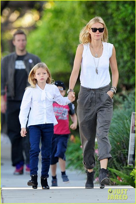 Gwyneth Paltrow & Chris Martin: Family Walk to School!: Photo 2745643 ...