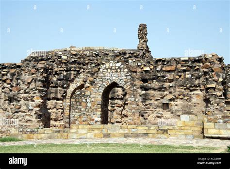 Tomb of Alauddin Khilji at the Qutb Complex, New Delhi Stock Photo - Alamy