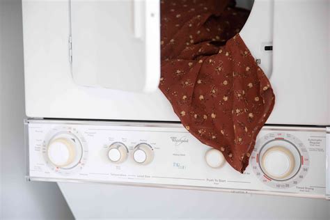 How to Wash Polyester Clothes