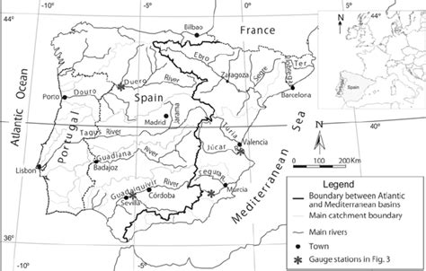 Major rivers and watershed distribution in the Iberian Peninsula. Note ...