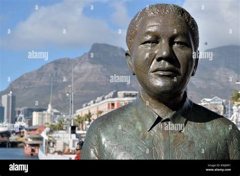 Statue of President Nelson Mandela in Cape Town, South Africa Stock Photo - Alamy