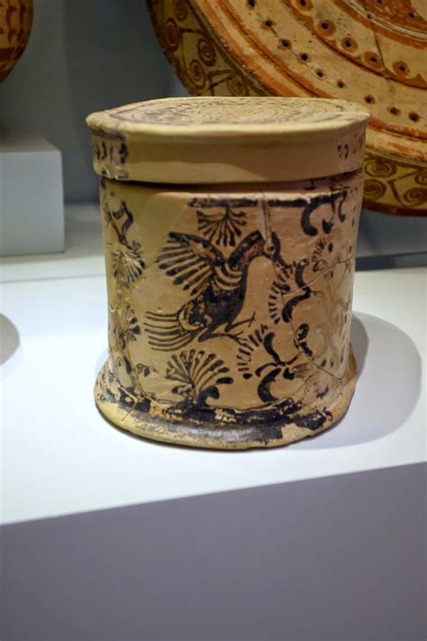 Travels with Saint Lucy: Minoan Pottery