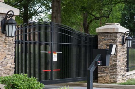 7 Benefits of Installing a Driveway Gate on Your Residential Property - Fence Builders Inc.