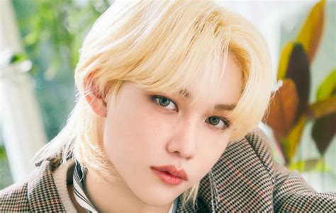 Stray Kids' Felix is the cutest while trying to hide his new hair color