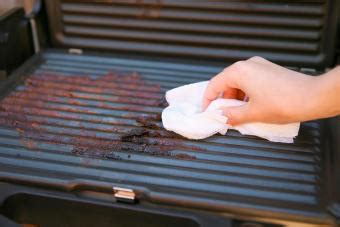 How to Clean a George Foreman Grill (Plates, Trays & Exterior) | LoveToKnow