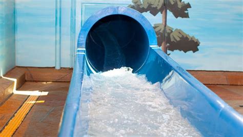 Otter Run | Indoor Water Slide in Sandusky | Great Wolf Lodge