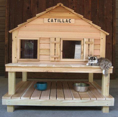 Insulated Outdoor Pet House with Platform | Insulated cat house, Outdoor cat house, Cat house plans