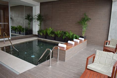 Holiday Inn Lima Airport Pool: Pictures & Reviews - Tripadvisor