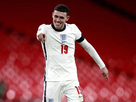 Phil Foden takes centre stage as England end 2020 by beating Iceland ...