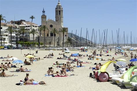 Sitges awarded nine 'Blue Flags' for its beaches - and three for the ports