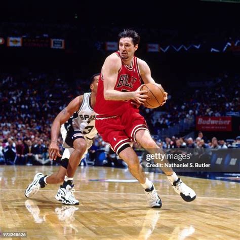 Toni Kukoc Bulls Photos and Premium High Res Pictures - Getty Images