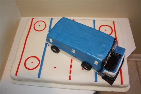 Two Sweet Bakery: Zamboni Cake