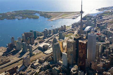 CN Tower in Toronto - Communications Tower with Far-Reaching ...