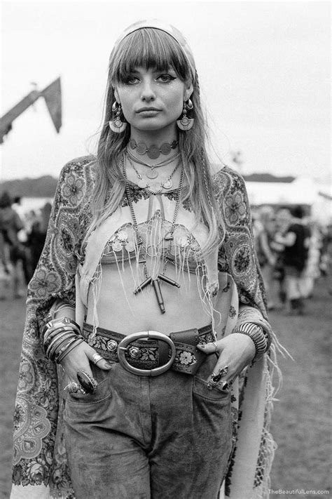 Stunning photos depicting the rebellious fashion at Woodstock, 1969 - Rare Historical Photos