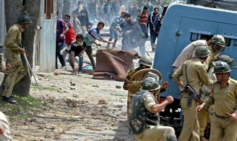 Article 370, Jammu and Kashmir, Stone-pelting