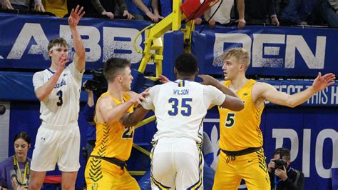 South Dakota State holds off NDSU for 10th-straight basketball win