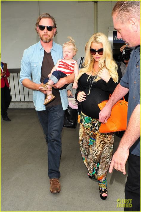 Jessica Simpson: Baby Bumpin' LAX Return!: Photo 2864478 | Celebrity Babies, Eric Johnson ...