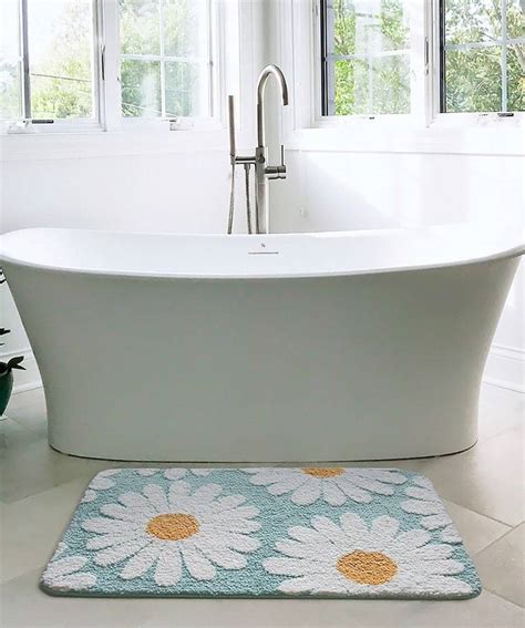 Chic Daisy Fluffy Non-slip Large Bath Mat 50 x 80cm - Feel Good Decor