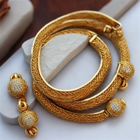 Cartier Bracelet: Timeless Elegance and Luxury - Review Pronto