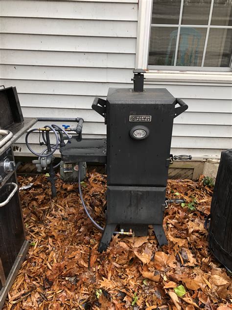 I converted my upright propane smoker to use natural gas and tested it with a brisket : smoking