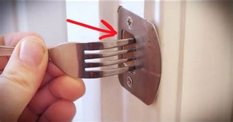 Watch How You Can Lock A Door Using Only A Dinner Fork