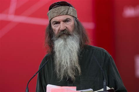 'Duck Dynasty's' Phil Robertson reveals affair, secret daughter