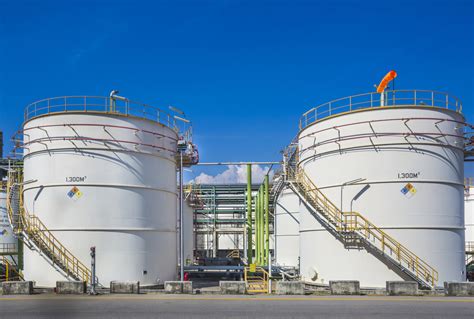 2 Types of the Roof Storage Tanks in Oil and Gas Industry