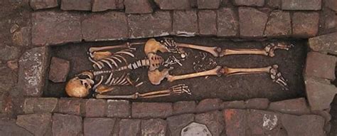 Archaeologists Find Evidence of Ghastly 'Coffin Birth' in a Medieval Grave : ScienceAlert